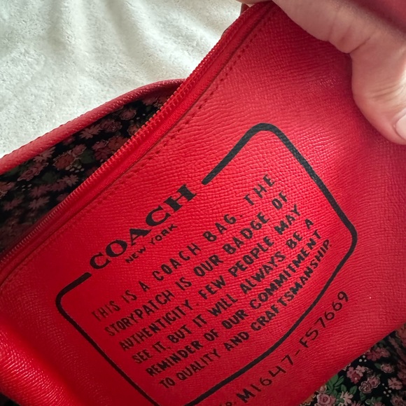 BRIGHT RED COACH PURSE - Picture 5 of 7